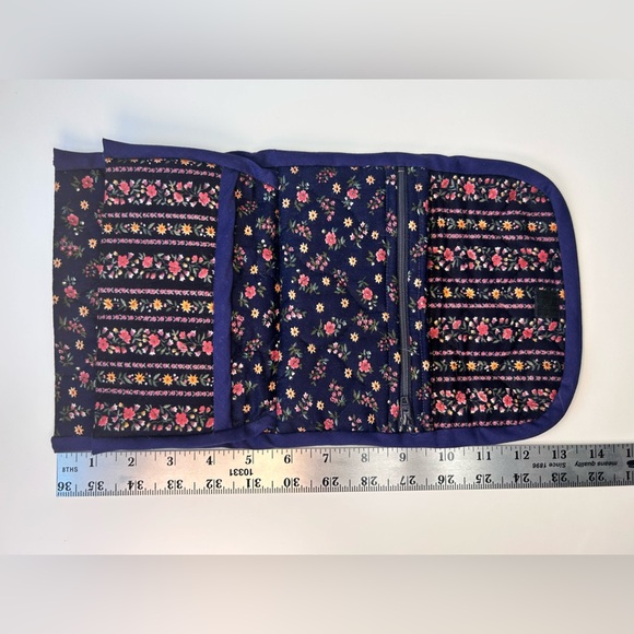 Handmade Quilted Cottagecore Floral Wallet – Navy Organizer - Picture 6 of 7